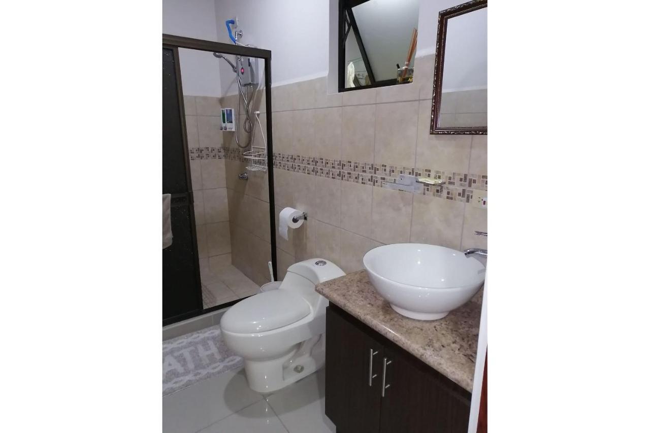 Aptos Casa Caribe, Habitaciones Privadas En Aptos Compartidos & Aptos Completos Con Auto Entrada Puerto Limon Esterno foto