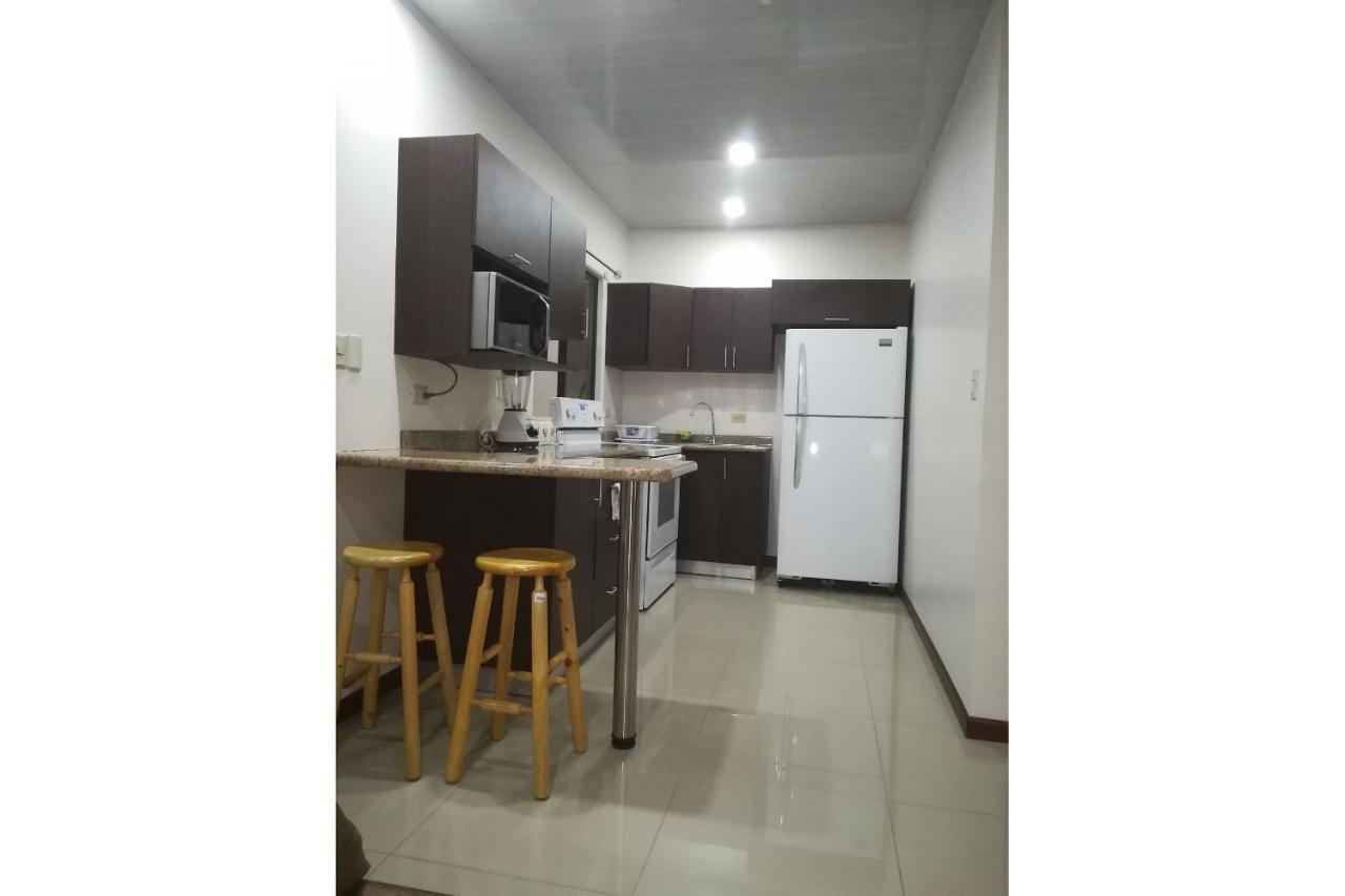 Aptos Casa Caribe, Habitaciones Privadas En Aptos Compartidos & Aptos Completos Con Auto Entrada Puerto Limon Esterno foto